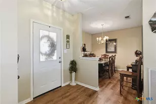 102 Palomino Ln, Victoria, TX 77904 - Photo 4