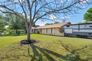 208 Red Oak Dr, Harker Heights, TX 76548 - Photo 2