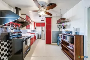 615 E Main Ave, Karnes City, TX 78118 - Photo 12