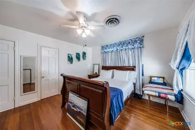 615 E Main Avenue, Karnes City, TX 78118 - Photo 20