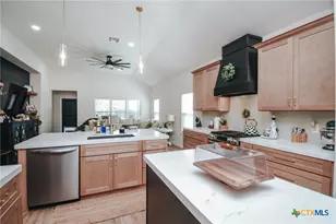 324 Brushy Creek, Victoria, TX 77904 - Photo 8