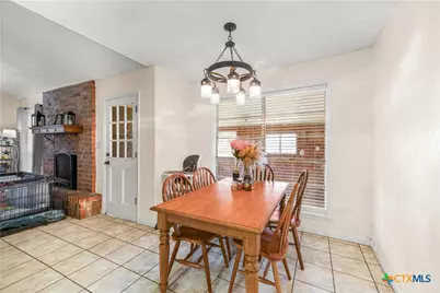 307 Pheasant Drive, Victoria, TX 77905 - Photo 6