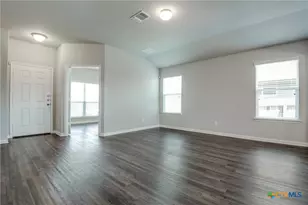 1041 Lauren St, New Braunfels, TX 78130 - Photo 6