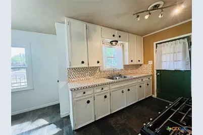 302 N 28th Street, Gatesville, TX 76528 - Photo 2