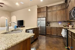 820 Mission Hills Dr, New Braunfels, TX 78130 - Photo 6