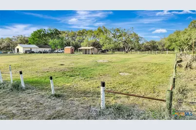 405 Camino Drive, Victoria, TX 77905 - Photo 14