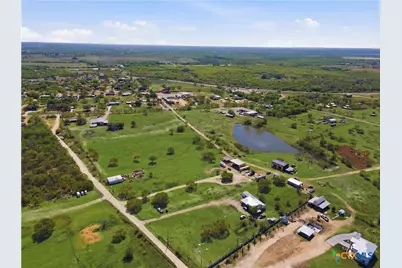 7293 Fm 327, Elmendorf, TX 78112 - Photo 20