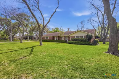 501 Dundee Street, Victoria, TX 77904 - Photo 1