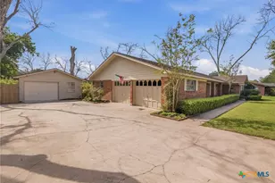 501 Dundee St, Victoria, TX 77904 - Photo 8