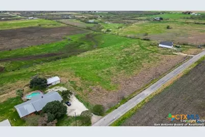 2395 Partnership Road, Seguin, TX 78155 - Photo 10
