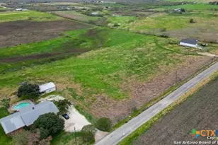 2395 Partnership Rd, Seguin, TX 78155 - Photo 10