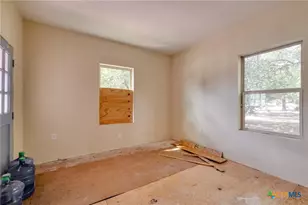 116 S Cypress Ave, Luling, TX 78648 - Photo 10