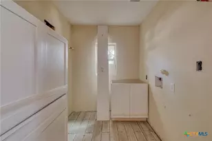 116 S Cypress Ave, Luling, TX 78648 - Photo 18