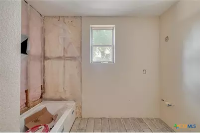 116 S Cypress Avenue, Luling, TX 78648 - Photo 12