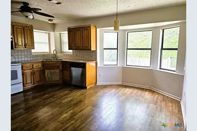 218 Atkinson Avenue, Copperas Cove, TX 76522 - Photo 8