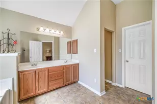 330 Macon Creek, Victoria, TX 77901 - Photo 24