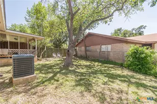 324 Craddock Ave, San Marcos, TX 78666 - Photo 2