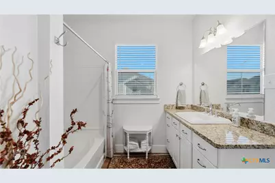 243 Sapphire, New Braunfels, TX 78130 - Photo 24