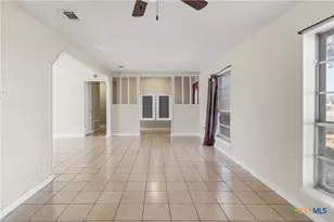 102 Runnel St, Seguin, TX 78155 - Photo 4