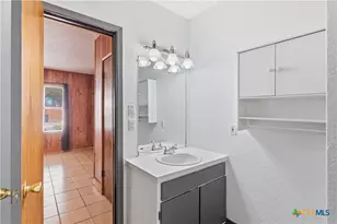 102 Runnel St, Seguin, TX 78155 - Photo 24