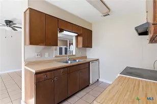 102 Runnel St, Seguin, TX 78155 - Photo 12