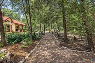 901 Deertrail Dr, San Marcos, TX 78666 - Photo 2