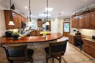 901 Deertrail Dr, San Marcos, TX 78666 - Photo 6