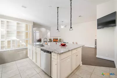 407 Mission Hill Run, New Braunfels, TX 78132 - Photo 14