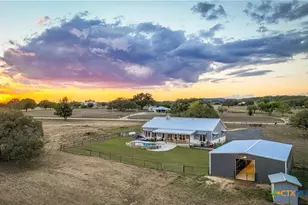 345 Laguna Rd, Bandera, TX 78003 - Photo 2