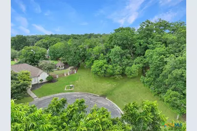 127 Milagros, Seguin, TX 78155 - Photo 2