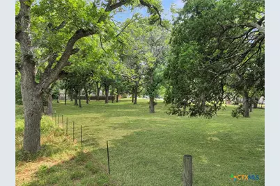 127 Milagros, Seguin, TX 78155 - Photo 10