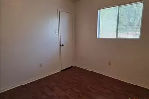 215 Robertstown Rd, Copperas Cove, TX 76522 - Photo 16