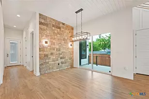 670 Magazine Ave, New Braunfels, TX 78130 - Photo 14