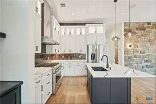 670 Magazine Ave, New Braunfels, TX 78130 - Photo 10