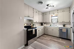 505 S Summer St, Lampasas, TX 76550 - Photo 8