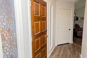 227 Briarmeadow Ln, Victoria, TX 77904 - Photo 2