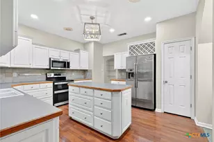 2105 Grizzly Trail, Harker Heights, TX 76548 - Photo 10