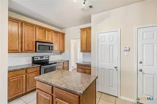 119 W Running Wolf Trail, Harker Heights, TX 76548 - Photo 10