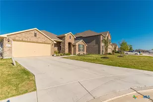 2745 Ridge Forest Dr, New Braunfels, TX 78130 - Photo 2
