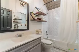 2745 Ridge Forest Dr, New Braunfels, TX 78130 - Photo 14