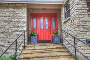 605 High Oaks Rd, Canyon Lake, TX 78133 - Photo 2