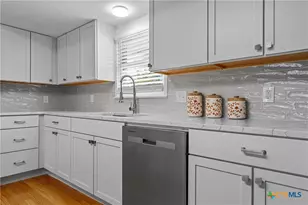 1100 N 66th St, Waco, TX 76710 - Photo 14