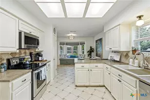 1306 Oakridge Dr, Round Rock, TX 78681 - Photo 10