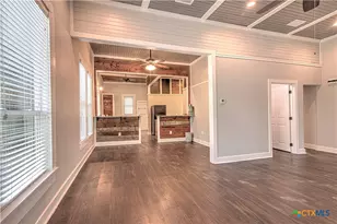 111 N 5th St, Temple, TX 76501 - Photo 6