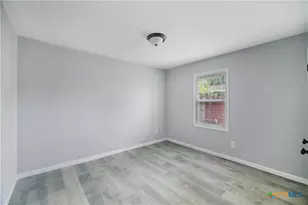 1610 E Rosebud Ave, Victoria, TX 77901 - Photo 16