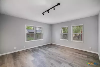 1610 E Rosebud Avenue, Victoria, TX 77901 - Photo 20