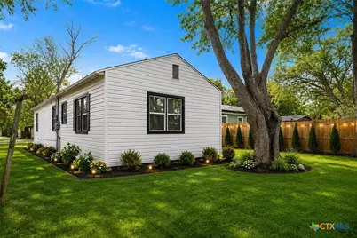 1610 E Rosebud Avenue, Victoria, TX 77901 - Photo 26