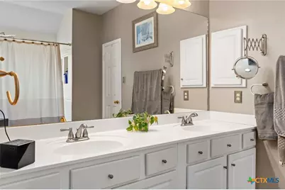 981 Rio Verde, New Braunfels, TX 78130 - Photo 32