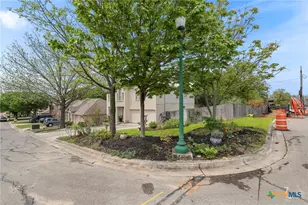 981 Rio Verde, New Braunfels, TX 78130 - Photo 4