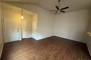 248 Rosalie Dr, New Braunfels, TX 78130 - Photo 2